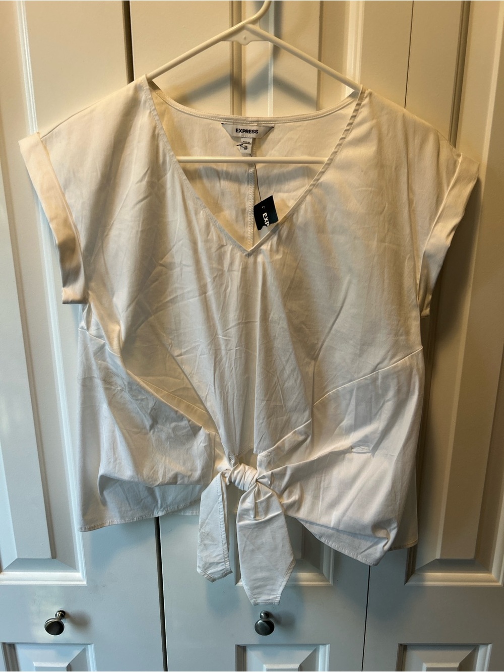 NWT EXPRESS  White Crop Bunny Tie Shirt XSMALL